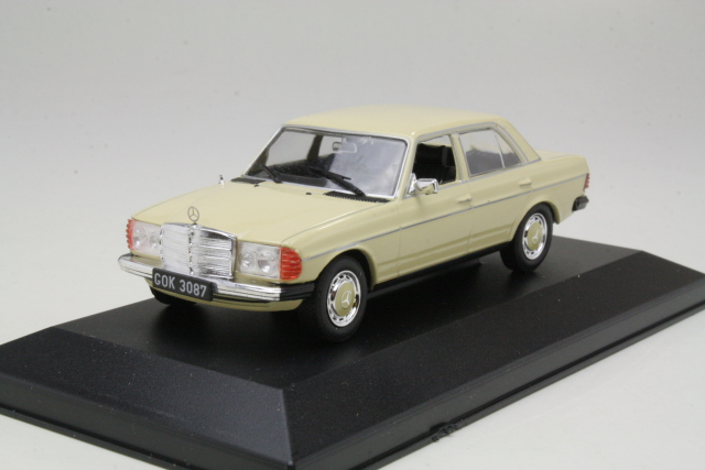 Mercedes 300D (w123) 1976, beige - Sulje napsauttamalla kuva