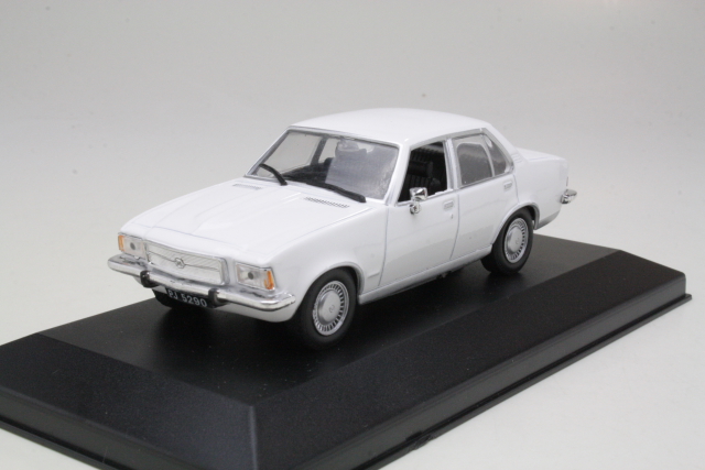 Opel Rekord D 2.1L 1972, white
