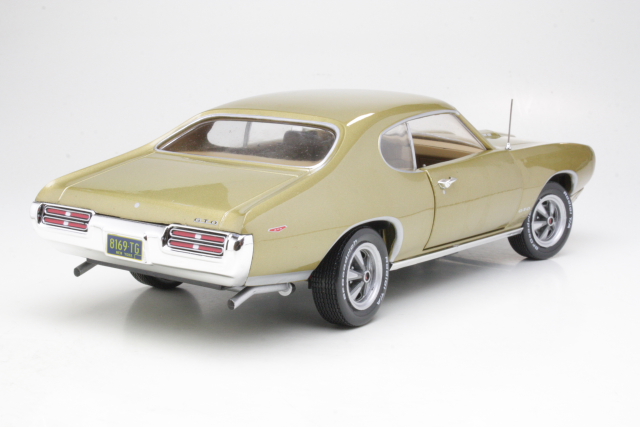 Pontiac GTO Hardtop 1969, gold