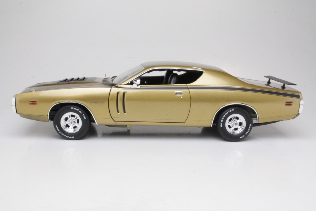 Dodge Charger R/T 1971 50th Anniversary, gold