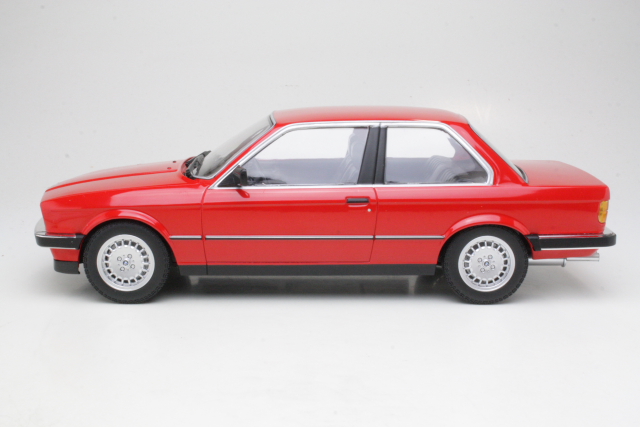 BMW 323i (e30) 1982, punainen
