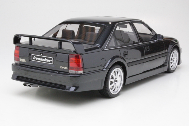 Opel Omega Evo 500 1990, musta