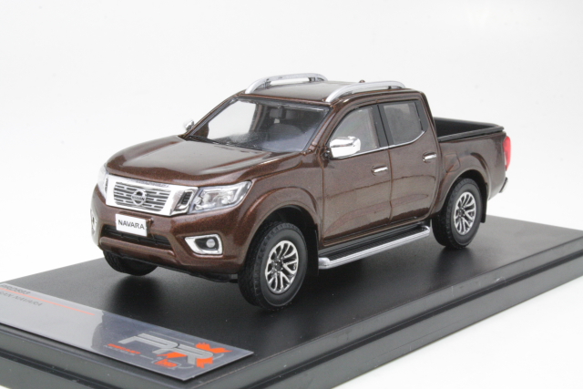 Nissan Navara 2017, ruskea