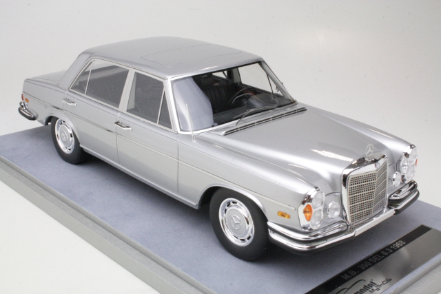 Mercedes 300SEL 6,3 1968, hopea - Sulje napsauttamalla kuva