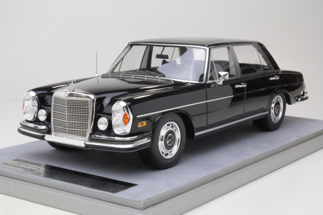 Mercedes 300SEL 6,3 1968, musta - Sulje napsauttamalla kuva