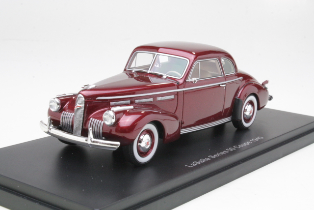 LaSalle Series 50 Coupe 1940, punainen
