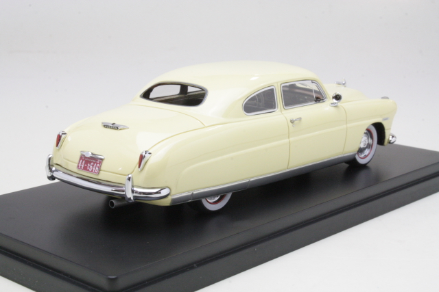 Hudson Commodore Coupe 1948, beige - Sulje napsauttamalla kuva