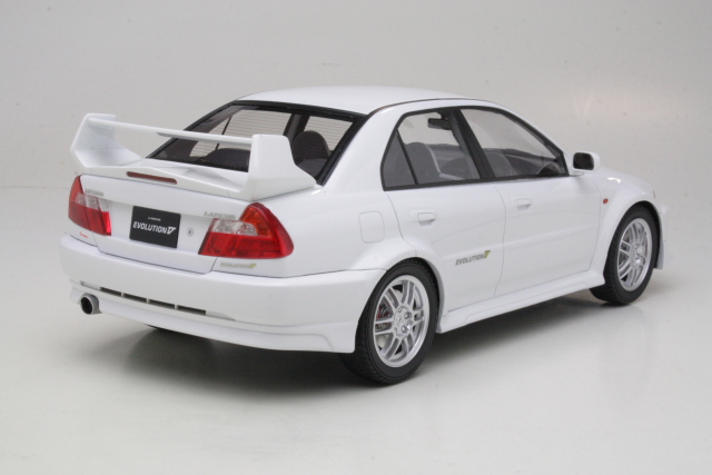 Mitsubishi Lancer Evo V GSR 1998, valkoinen - Sulje napsauttamalla kuva