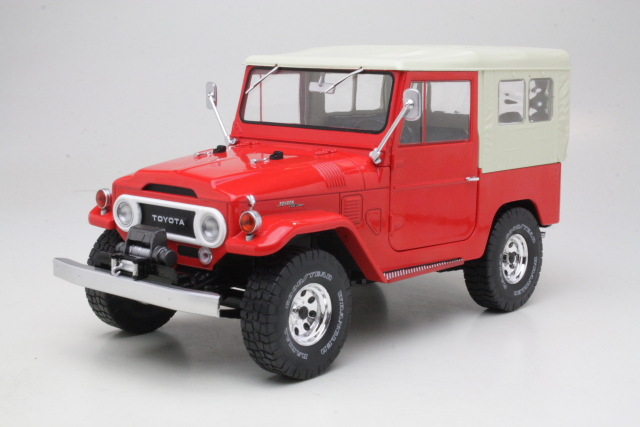 Toyota Land Cruiser FJ40 1967, punainen/beige (closed soft top)