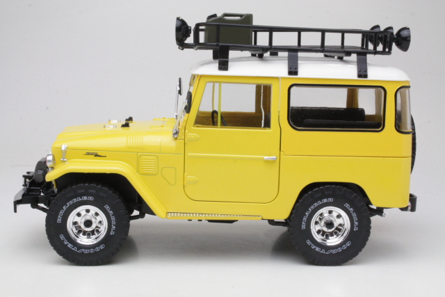 Toyota Land Cruiser FJ40 1967, keltainen/valkoinen - Sulje napsauttamalla kuva