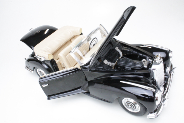 Mercedes 300S Cabrio (w188) 1955, musta