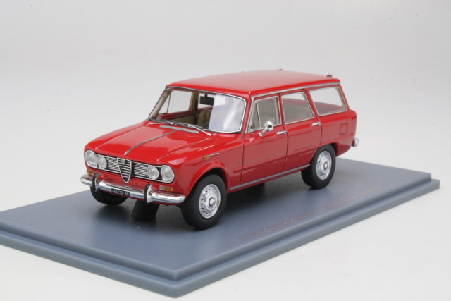 Alfa Romeo Giulia Super Giardinetta 1967, punainen