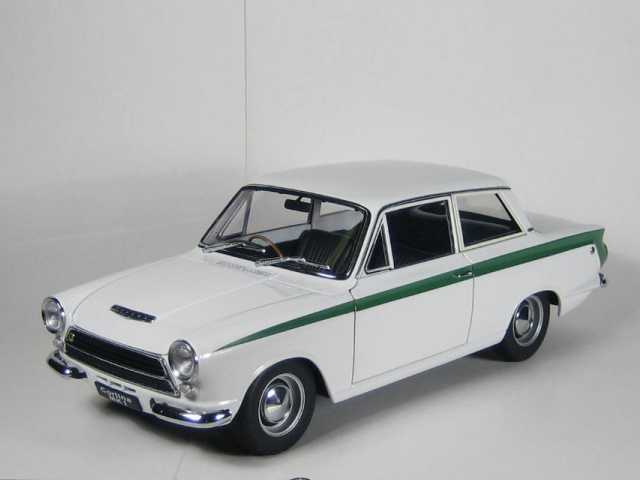 Ford Cortina Lotus Mk1, valkoinen