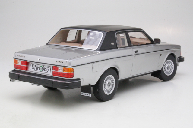 Volvo 262C Bertone 1981, silver