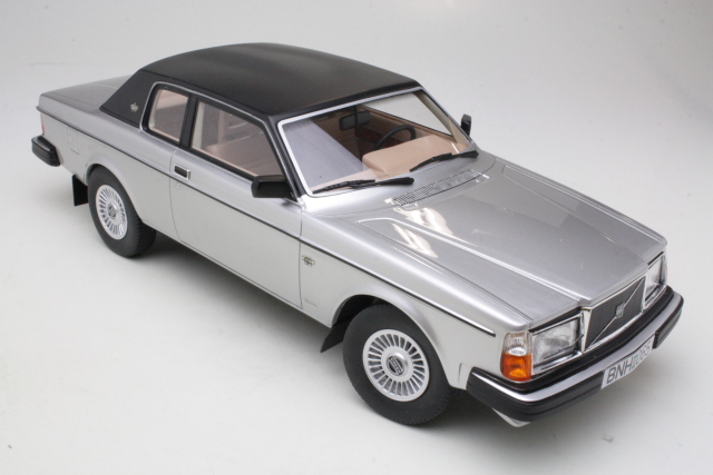 Volvo 262C Bertone 1981, silver - Click Image to Close