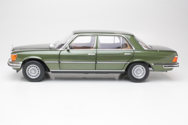 Mercedes 450SEL 6.9 1976, vihreä