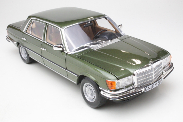 Mercedes 450SEL 6.9 1976, vihreä