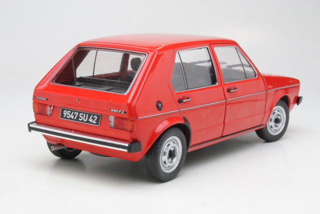 VW Golf 1 L 1983, punainen - Sulje napsauttamalla kuva