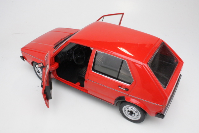 VW Golf 1 L 1983, punainen - Sulje napsauttamalla kuva