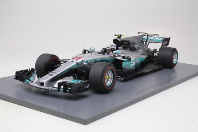 Mercedes AMG W08, 1st. Russian GP 2017, V.Bottas, no.77 (1:18) - Sulje napsauttamalla kuva