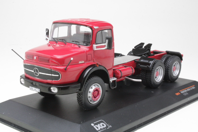 Mercedes LK 2624 1979, red