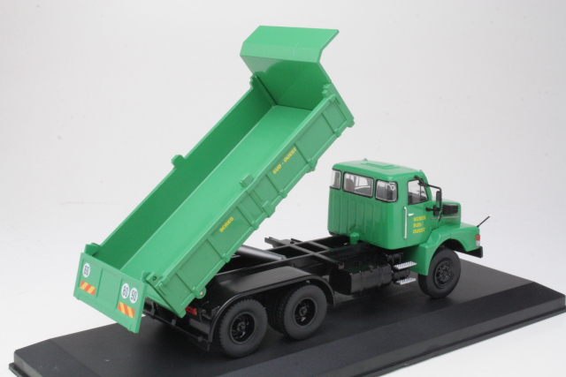 Volvo N10 1975, green "SCREG"