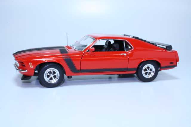 Ford Mustang Boss 302 1970, punainen - Sulje napsauttamalla kuva