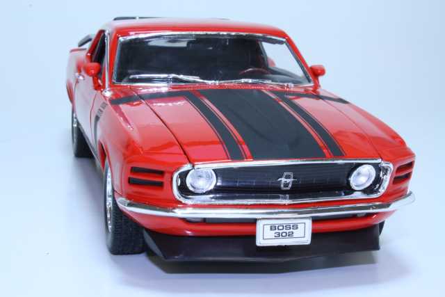 Ford Mustang Boss 302 1970, punainen - Sulje napsauttamalla kuva