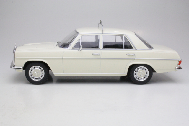 Mercedes 220D (W115) 1973, beige "Taxi" - Sulje napsauttamalla kuva