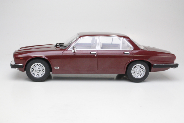 Jaguar XJ SIII 1979, tummanpunainen