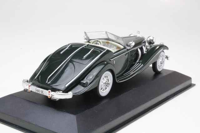 Mercedes 540K Special Roadster 1936, tummanvihreä