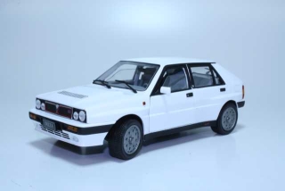 Lancia Delta HF Integrale 16V 1990, white