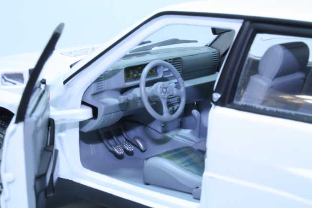 Lancia Delta HF Integrale 16V 1990, white