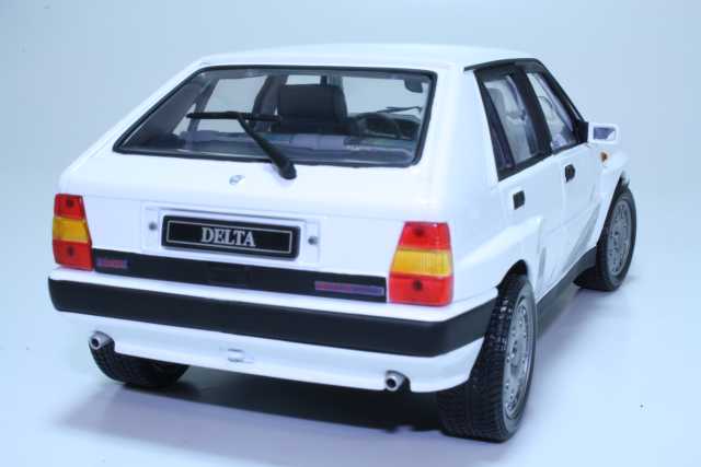 Lancia Delta HF Integrale 16V 1990, white