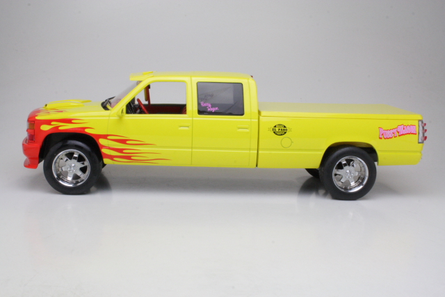 Chevrolet C-2500 Crew Cab Silverado 1997, keltainen/pinkki