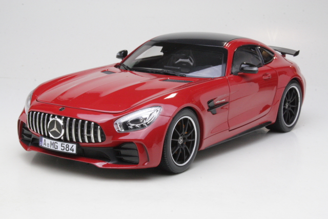 Mercedes AMG GT R 2016, punainen
