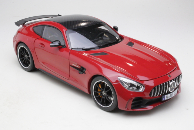 Mercedes AMG GT R 2016, punainen