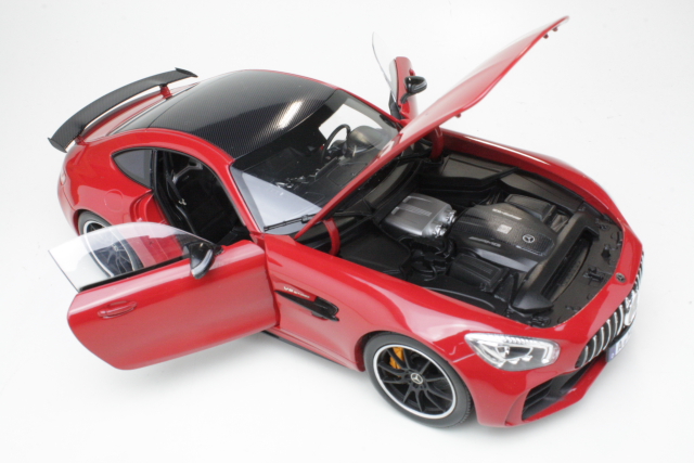 Mercedes AMG GT R 2016, punainen