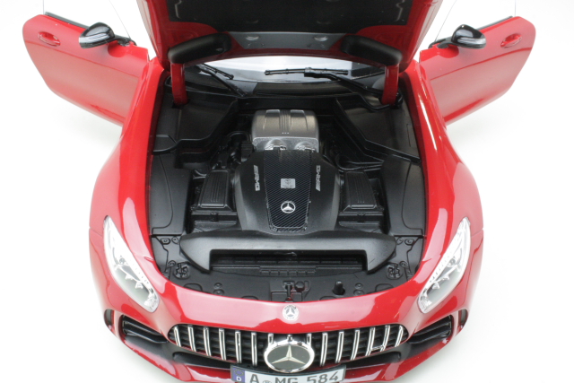 Mercedes AMG GT R 2016, punainen