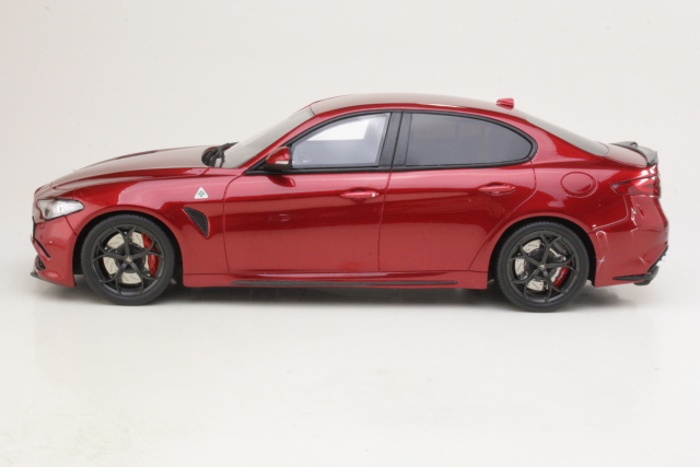 Alfa Romeo Giulia Quadrifoglio 2016, punainen - Sulje napsauttamalla kuva