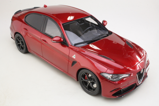 Alfa Romeo Giulia Quadrifoglio 2016, punainen - Sulje napsauttamalla kuva