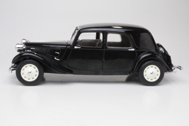 Citroen Traction 1937, musta
