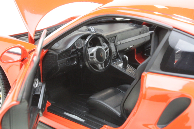 Porsche 911 Turbo S 2016, oranssi