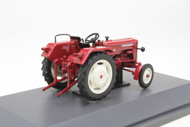 McCormick D 326, punainen - Sulje napsauttamalla kuva