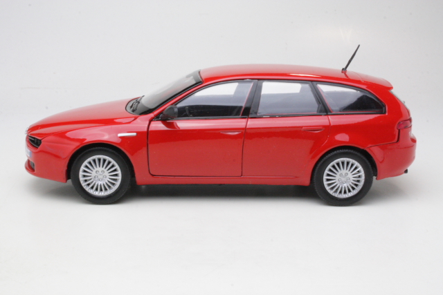 Alfa Romeo 159 SW, red