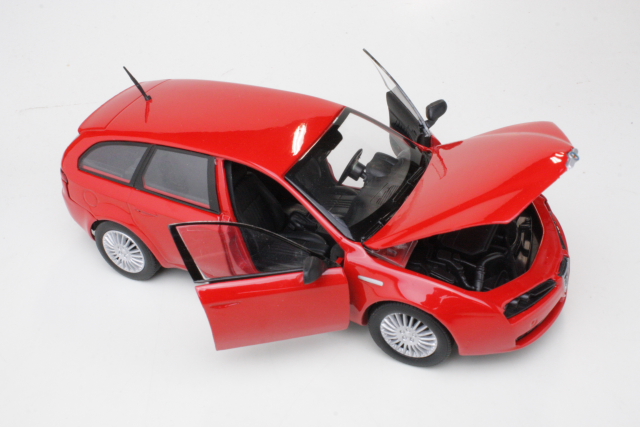 Alfa Romeo 159 SW, red