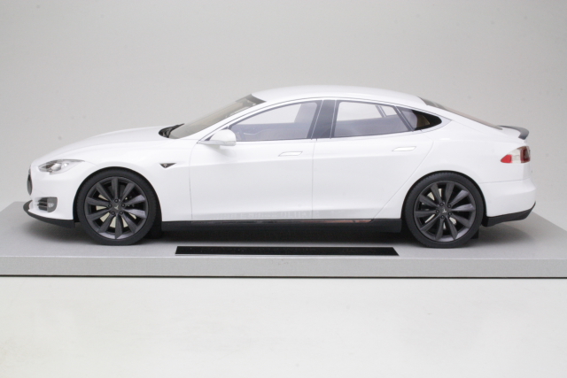 Tesla Model S 2012, white