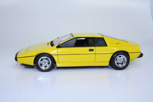 Lotus Esprit 1979, keltainen