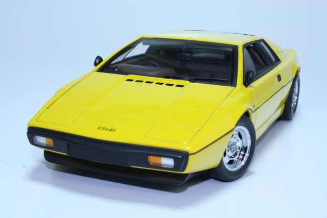 Lotus Esprit 1979, keltainen