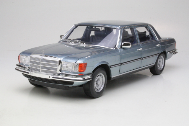 Mercedes 450 SEL 6.9 1976, sininen - Sulje napsauttamalla kuva